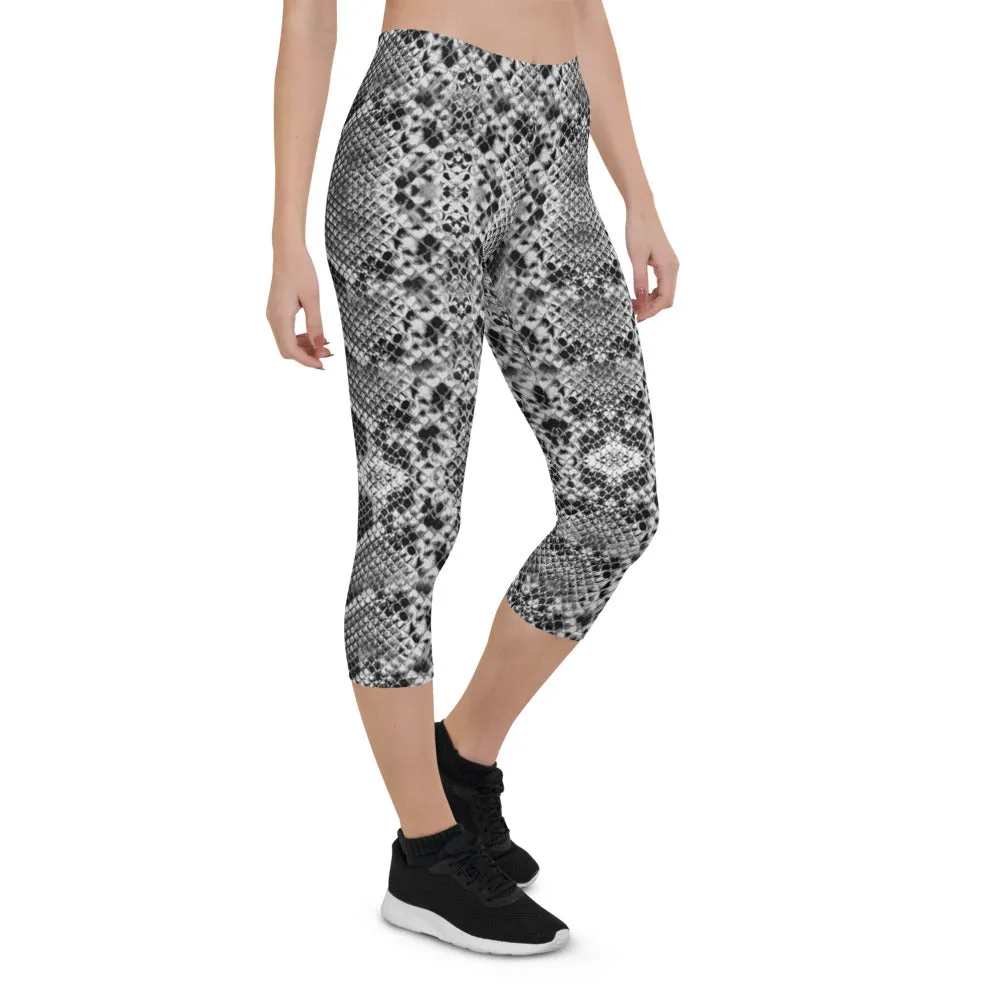 Black Snakeskin Print Capri Leggings, Designer Python Snake Skin Women's Capris Tights-Made in USA/EU