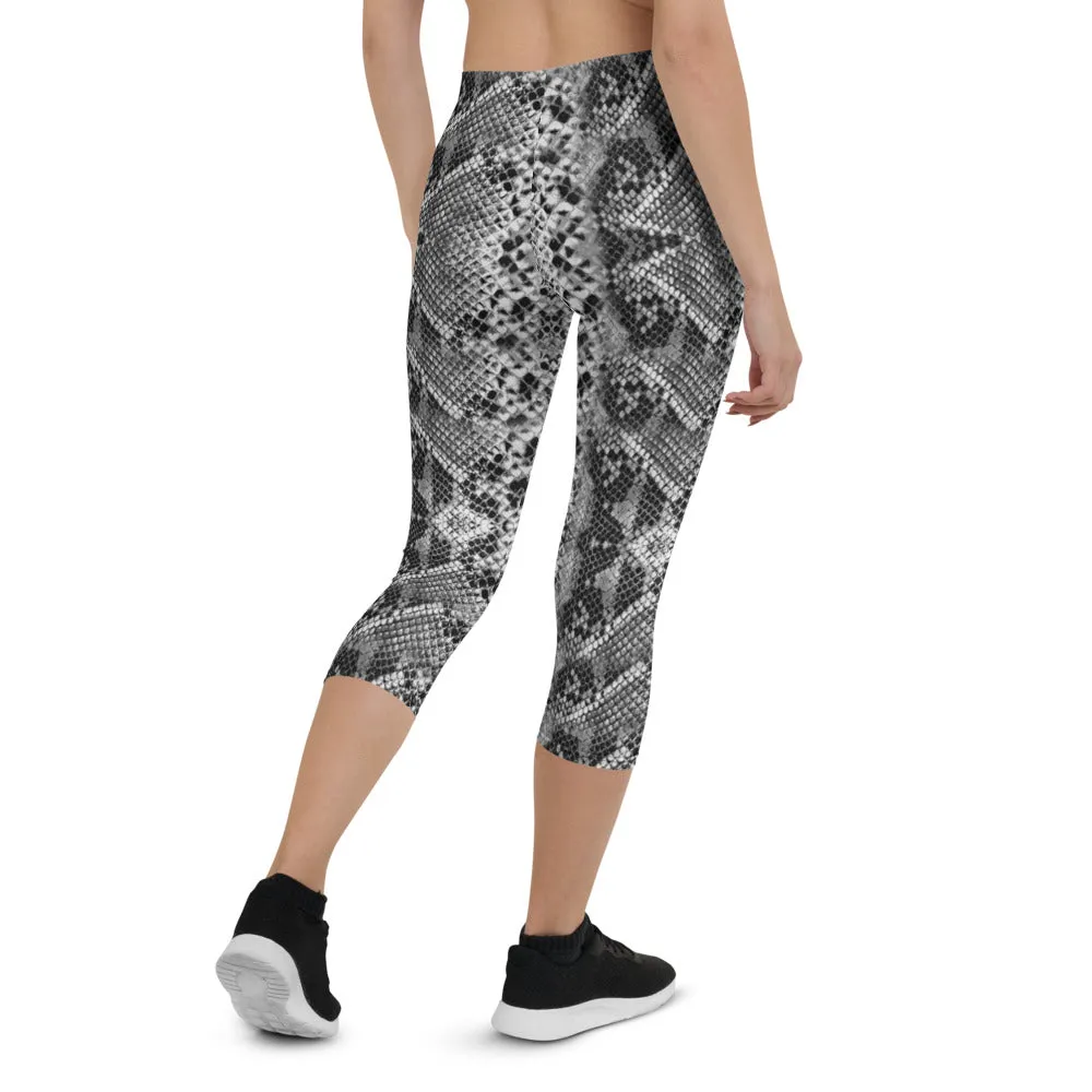 Black Snakeskin Print Capri Leggings, Designer Python Snake Skin Women's Capris Tights-Made in USA/EU