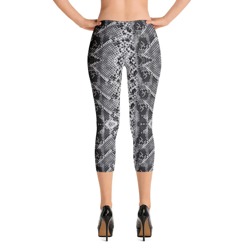 Black Snakeskin Print Capri Leggings, Designer Python Snake Skin Women's Capris Tights-Made in USA/EU