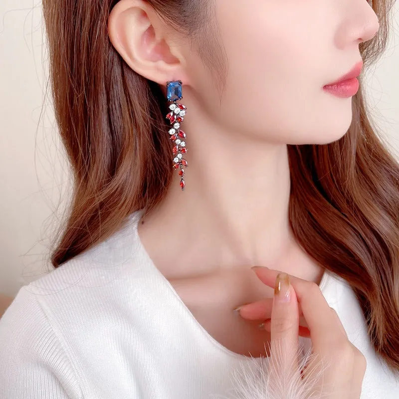 French palace style luxurious and atmospheric earrings for women super flash zircon inlaid long leaf tassel earrings