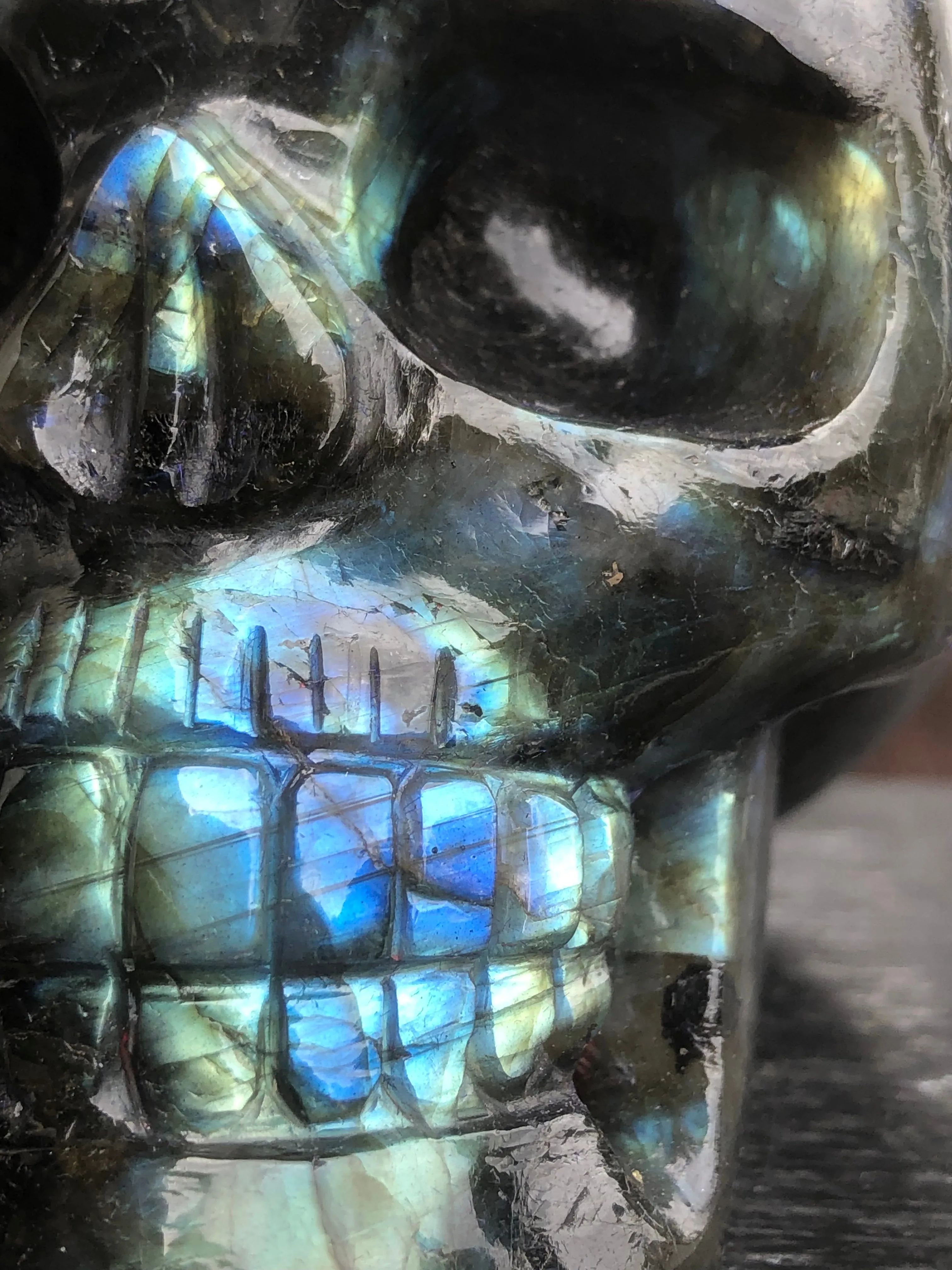 Labradorite Skull [1k1612]