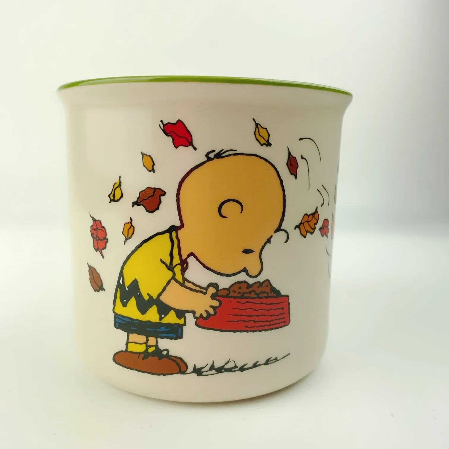 Large Peanuts Charlie Brown Snoopy & Friends Be Giving Mug 21 oz Green