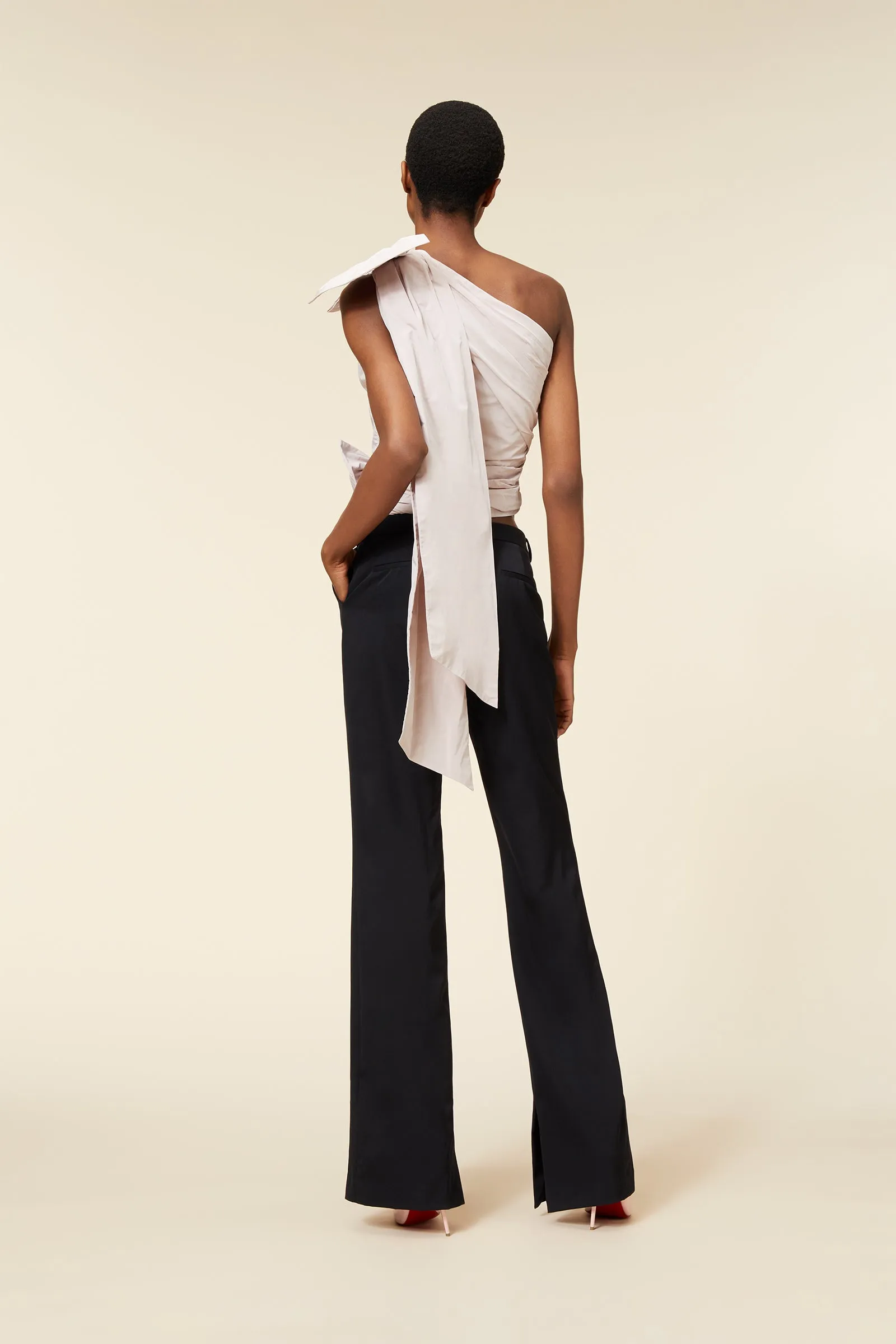 ONE-SHOULDER DRAPE BOW SHIRT