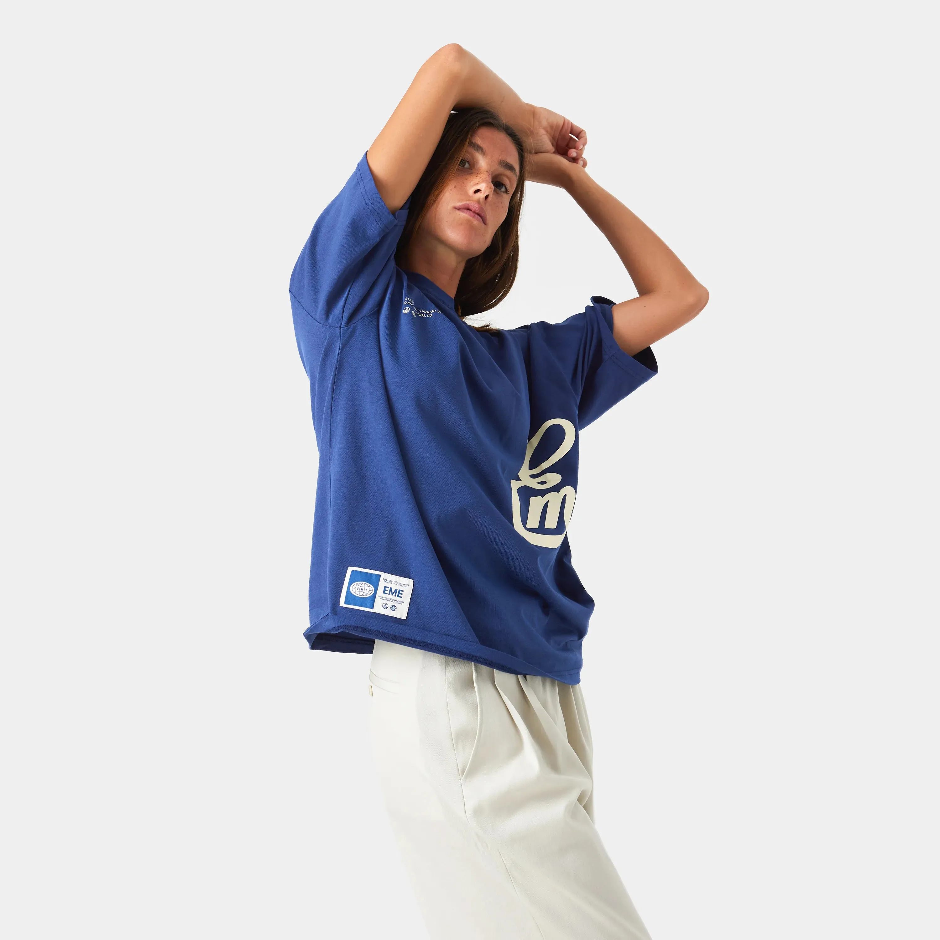 Side Hug Grosbeak Oversized Tee