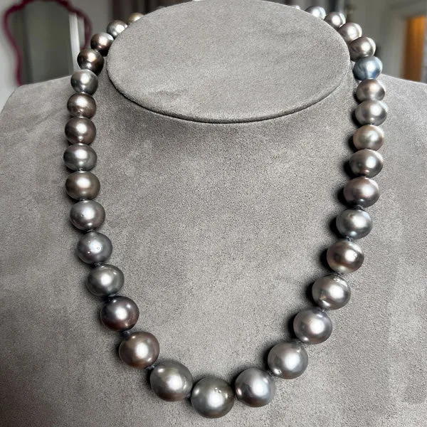 Vintage Gray Sea Pearl Necklace